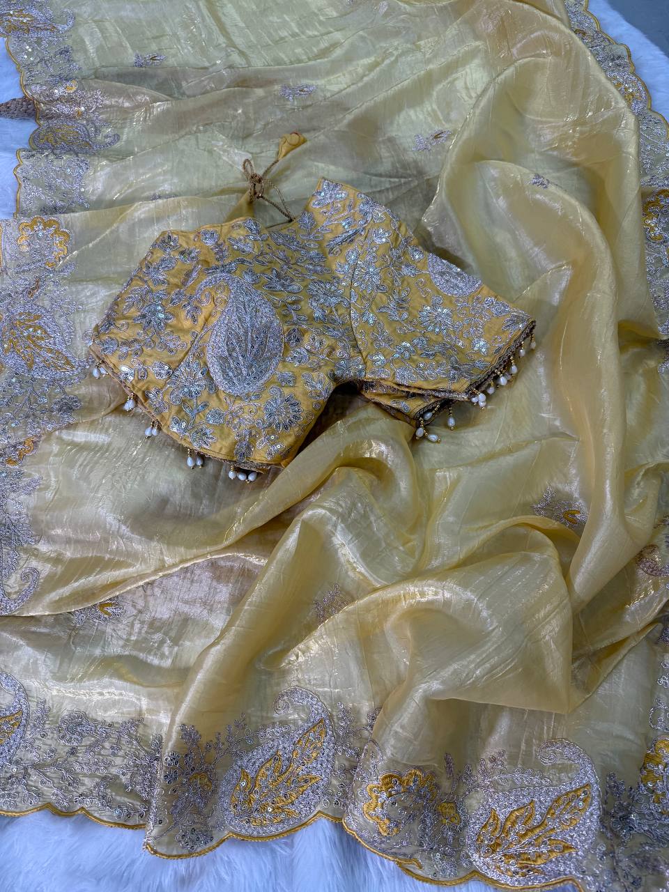 Y Elegant Crystal Crush Tissue Saree