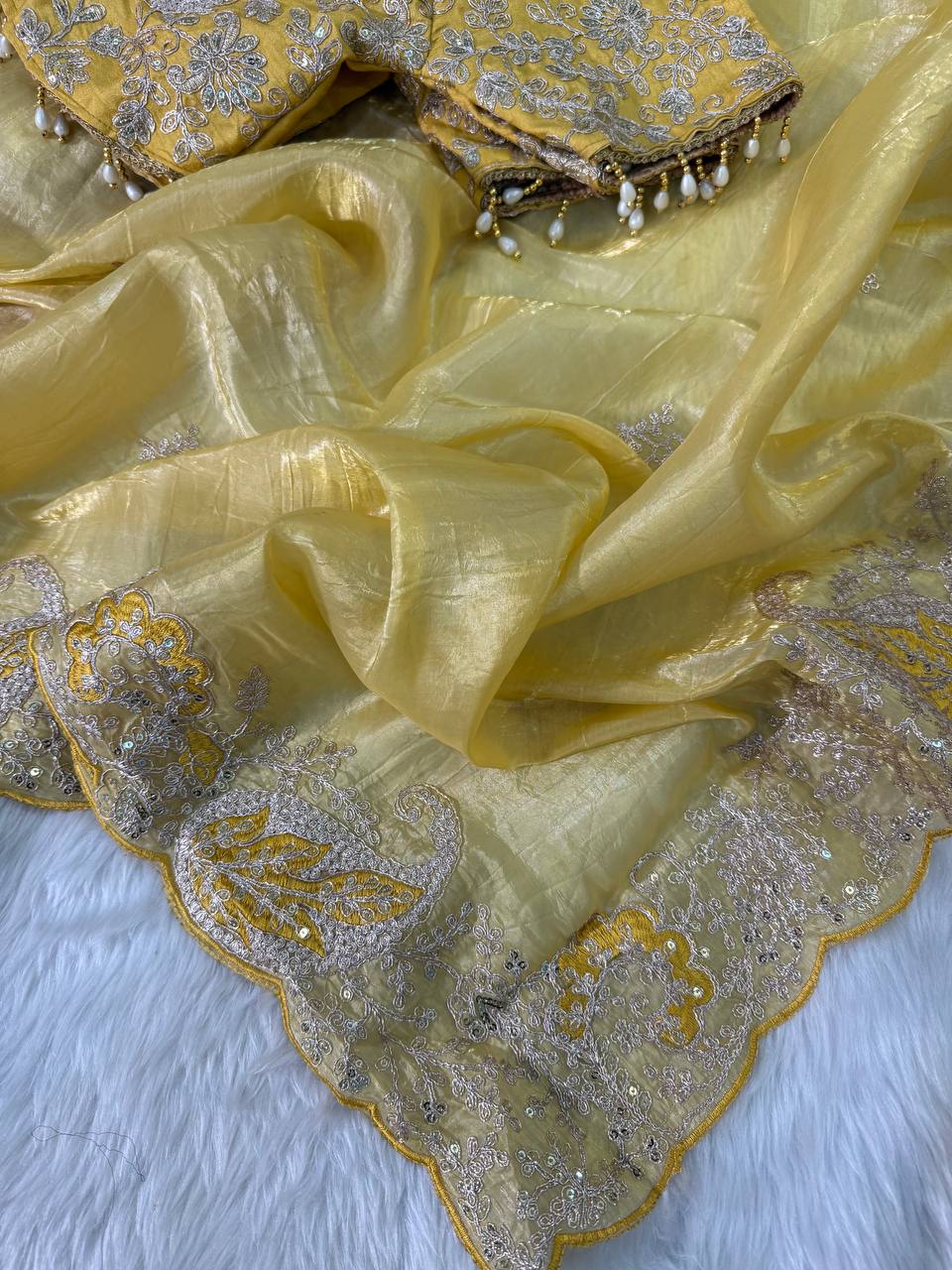 Y Elegant Crystal Crush Tissue Saree