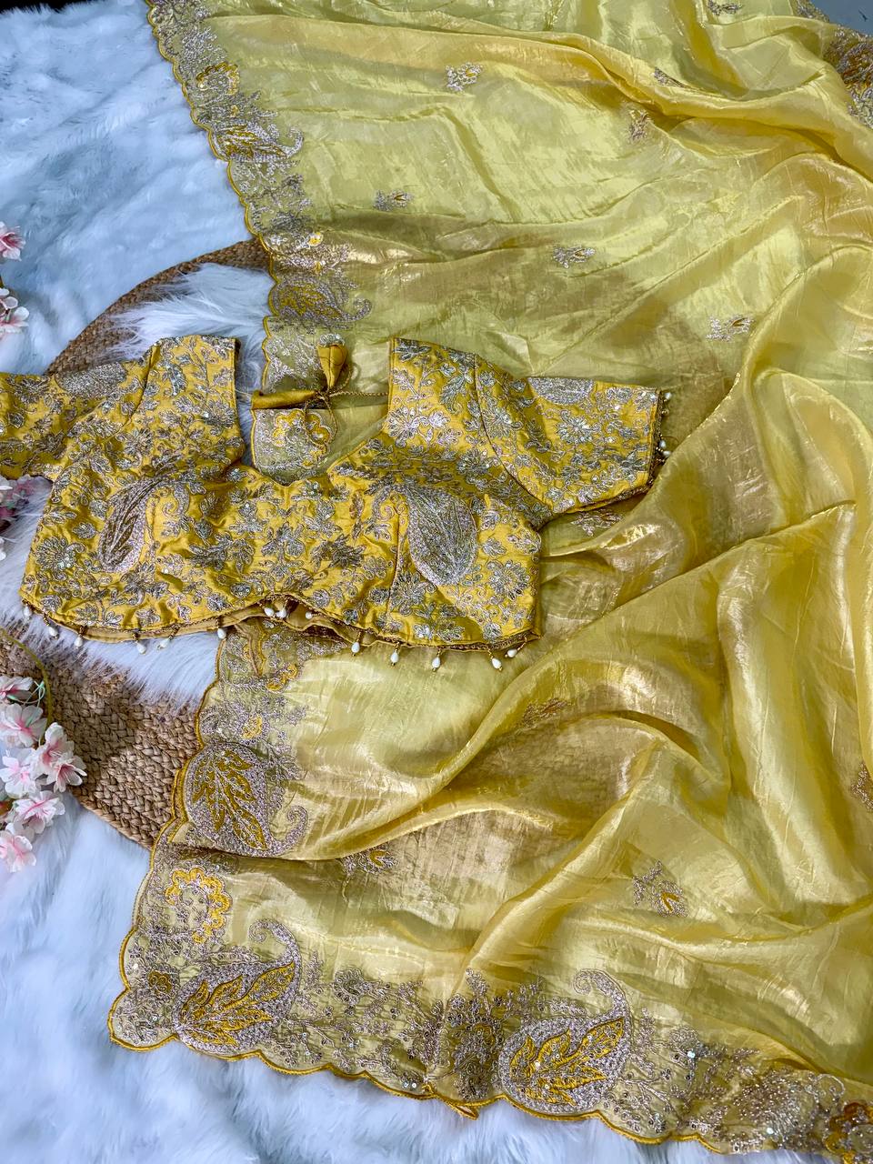 Y Elegant Crystal Crush Tissue Saree