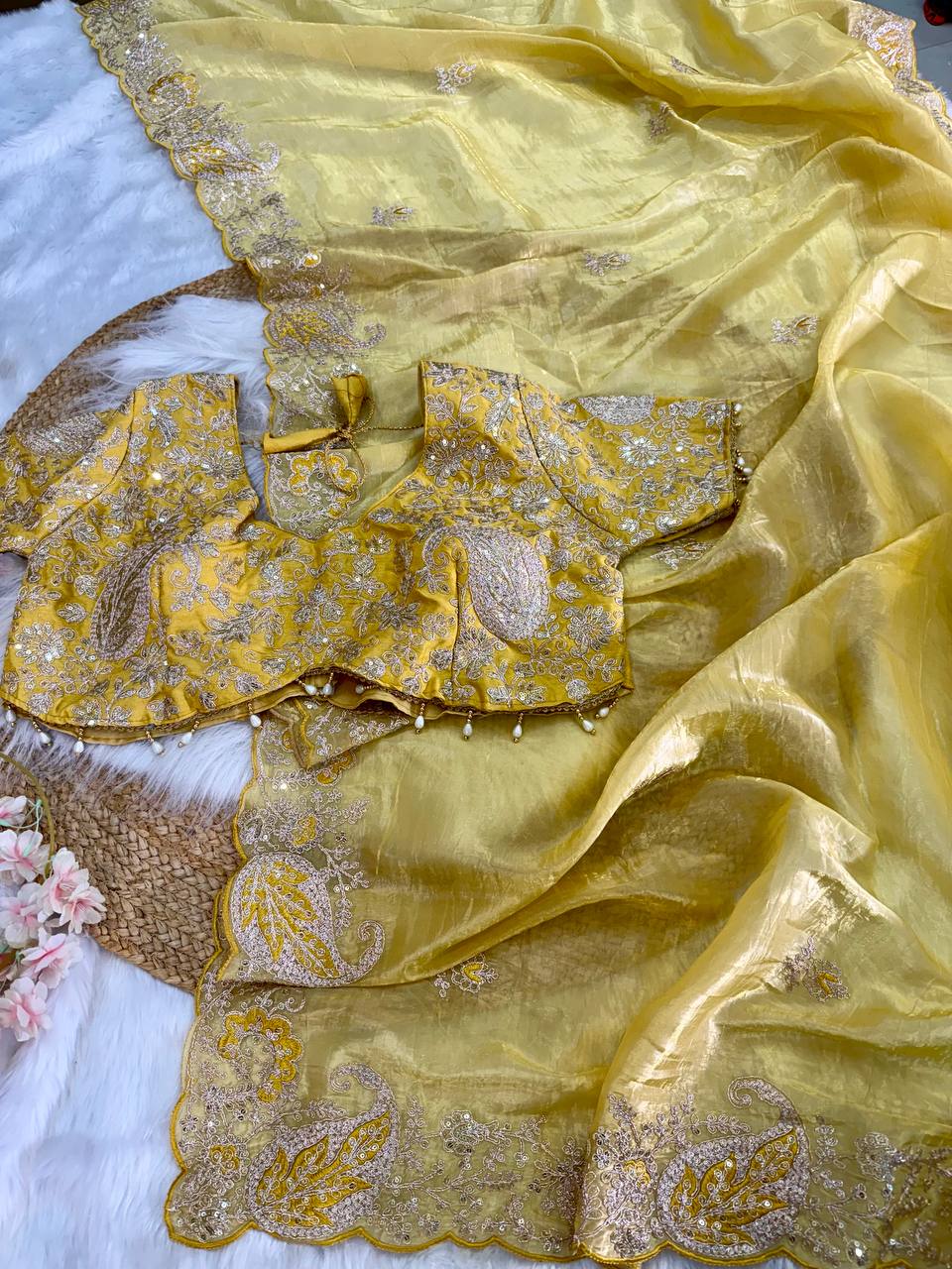 Y Elegant Crystal Crush Tissue Saree