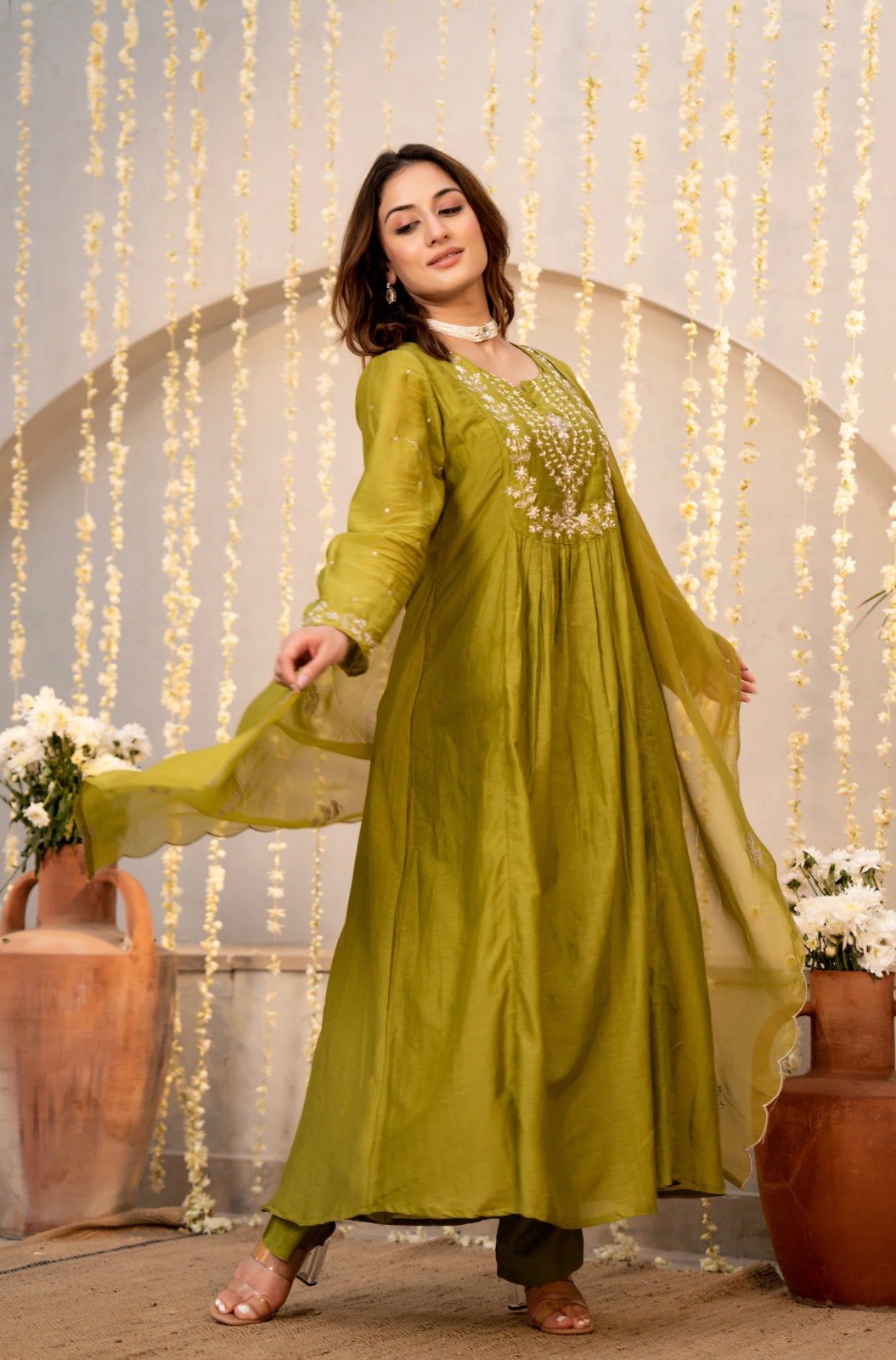 Women Ethnic Motifs Embroidered Thread Work Pure Silk Kurta with Trousers & Dupatta