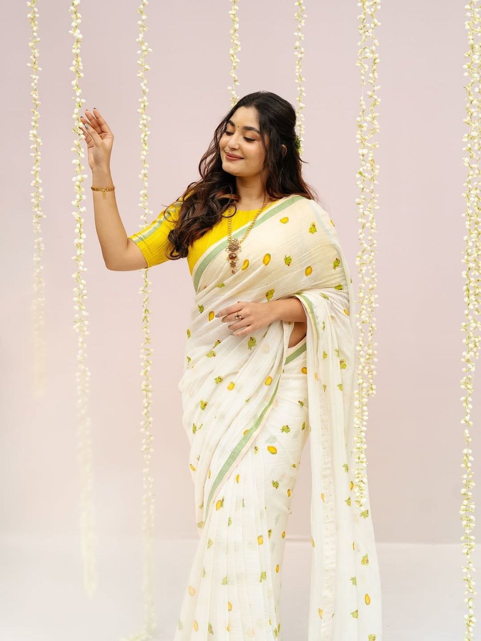 Printed Pure Linen Block Print Saree With Unstiched Blouse Piece