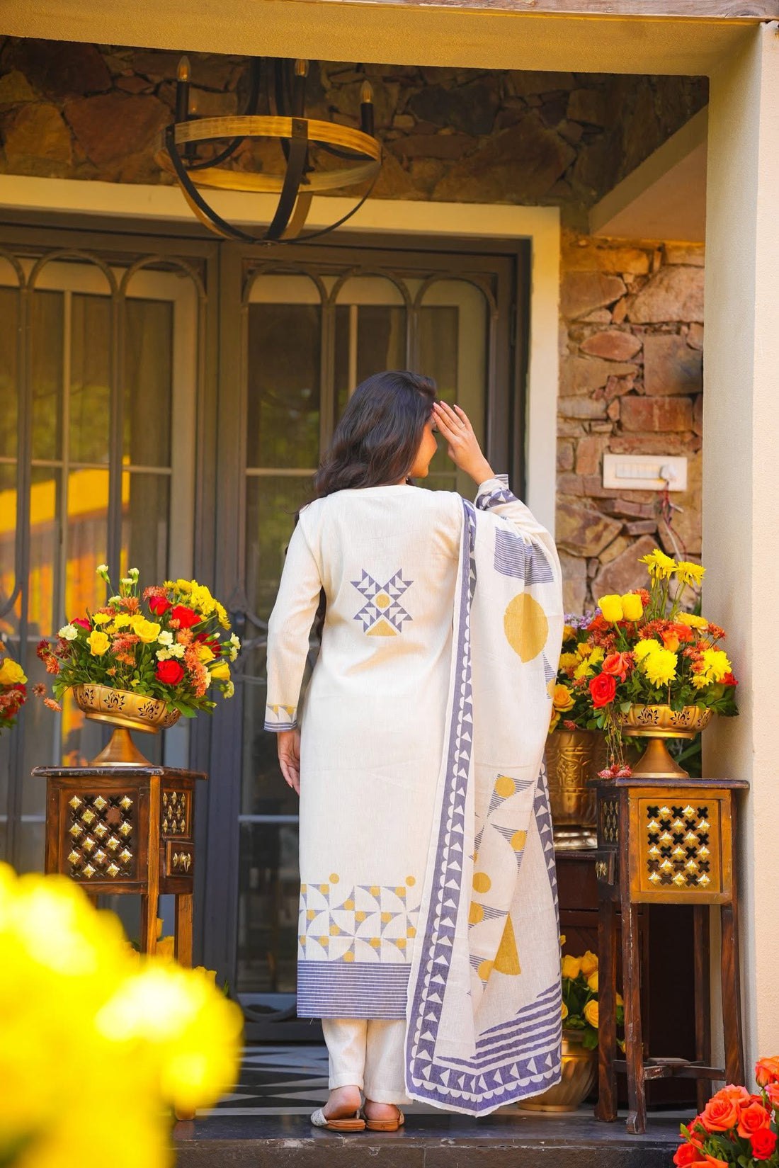 Tanvi Women Printed Regular Kurta with Trousers & With Dupatta