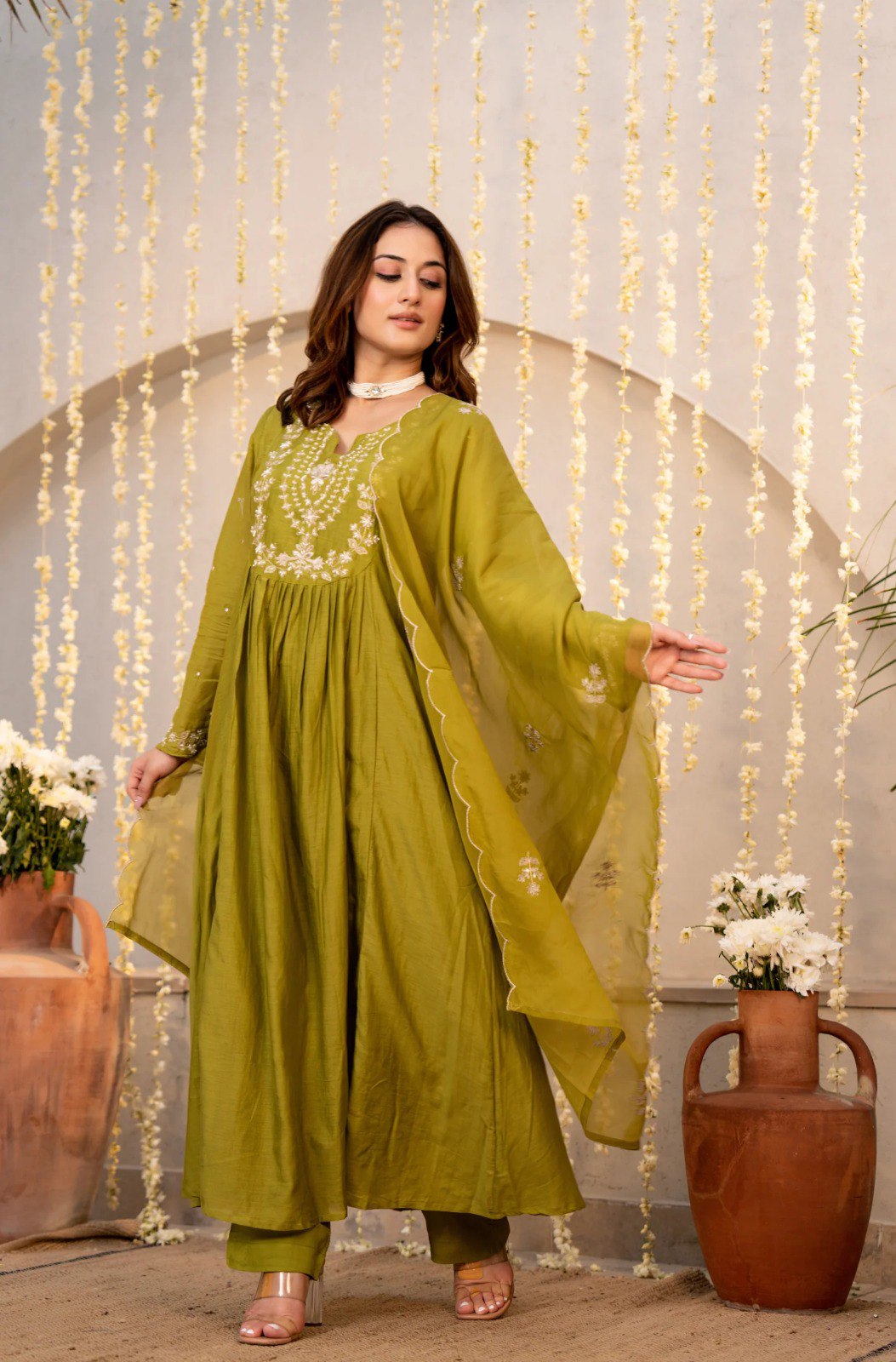 Women Ethnic Motifs Embroidered Thread Work Pure Silk Kurta with Trousers & Dupatta