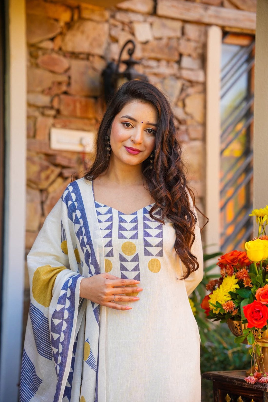 Tanvi Women Printed Regular Kurta with Trousers & With Dupatta