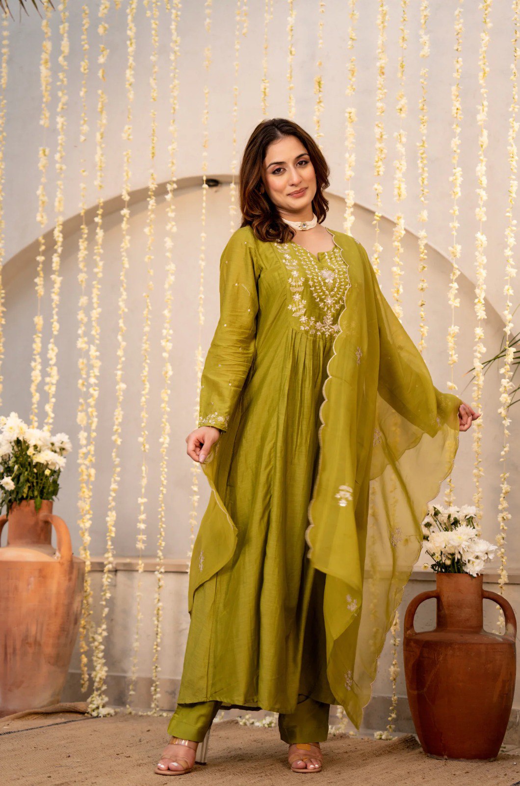 Women Ethnic Motifs Embroidered Thread Work Pure Silk Kurta with Trousers & Dupatta