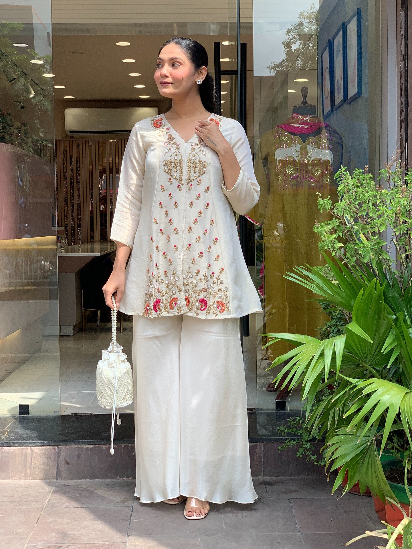 Women Floral Embroidered Regular Thread Work Kurta with Palazzos