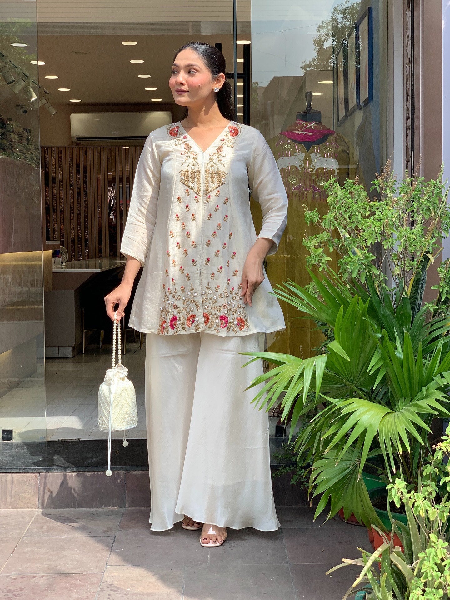 Women Floral Embroidered Regular Thread Work Kurta with Palazzos