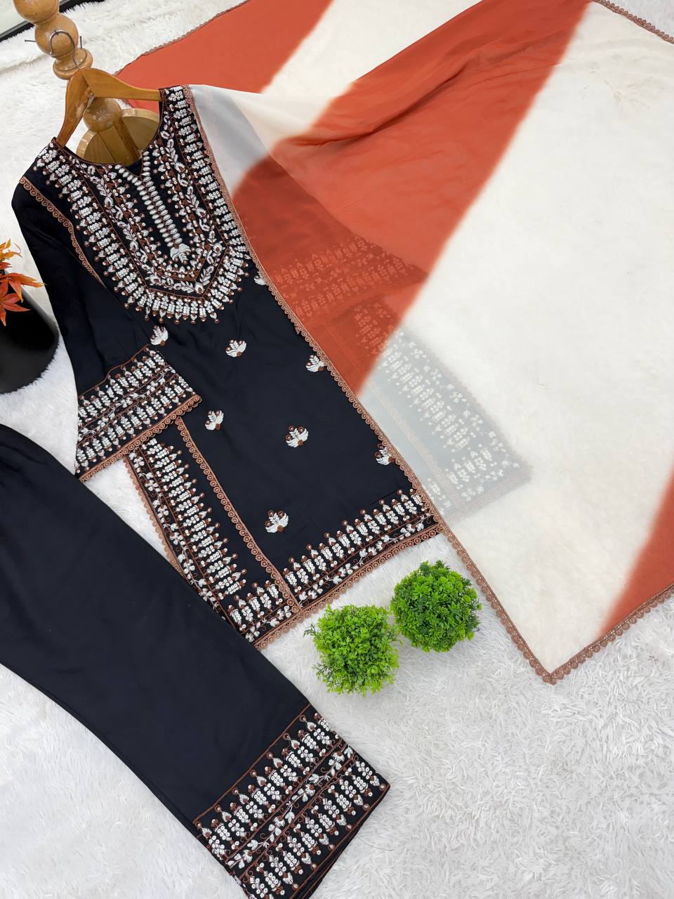 Jugnu Pakistani Farshi Salwar