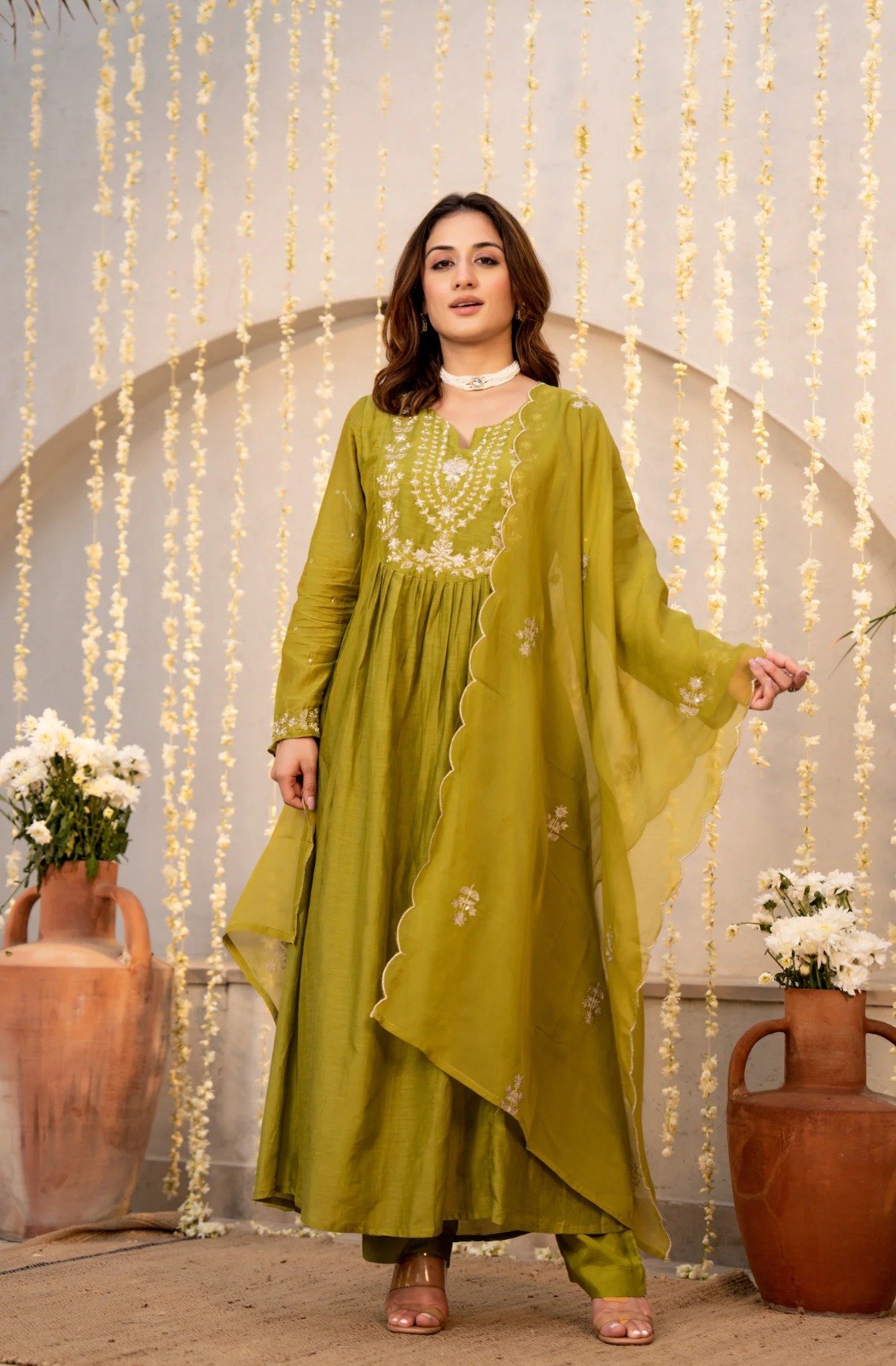 Women Ethnic Motifs Embroidered Thread Work Pure Silk Kurta with Trousers & Dupatta