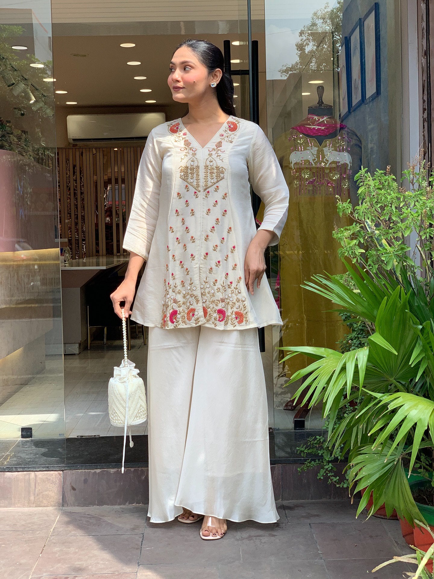 Women Floral Embroidered Regular Thread Work Kurta with Palazzos