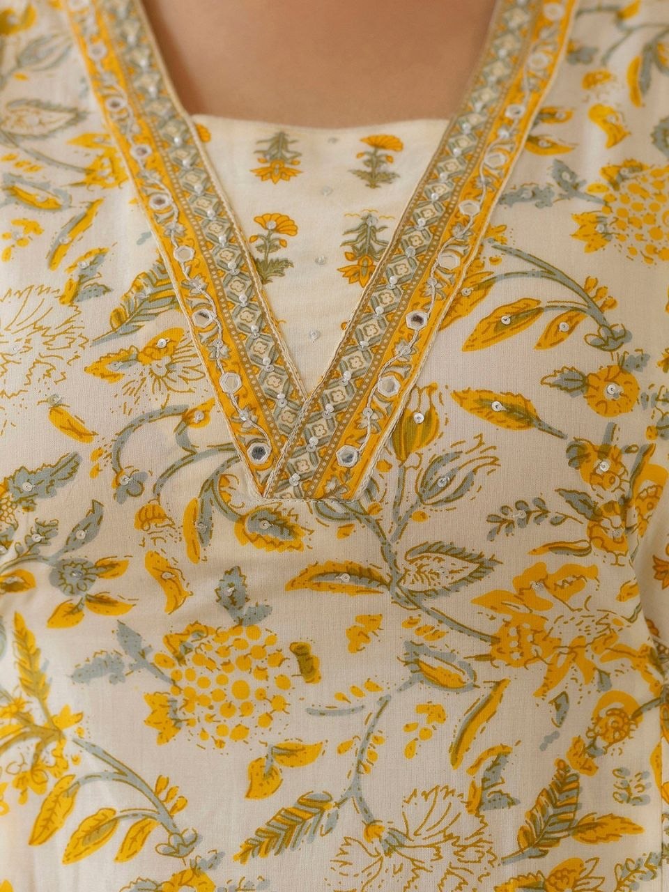 Women Ethnic Motifs Printed A-Line Kurta with Churidar & Dupatta